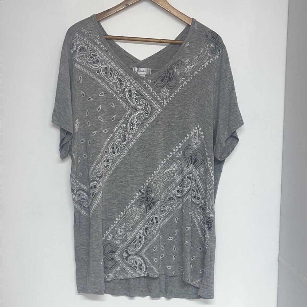 CJ Banks 2X Women’s Gray Paisley V-Neck Short Sleeve Tee, Soft, Relaxed Fit